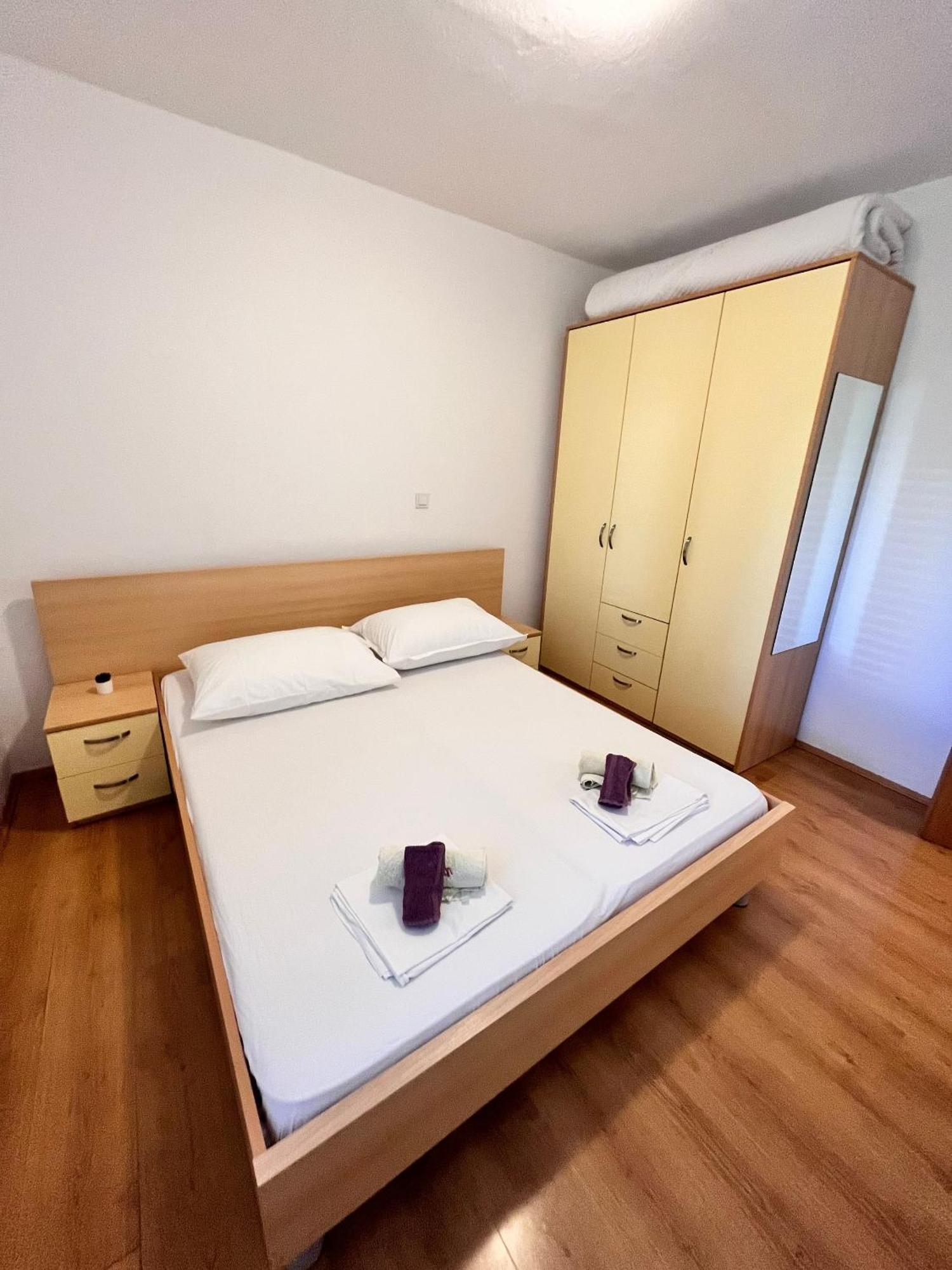 Apartments By The Sea Metajna, Pag - 6465 객실 사진